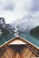Foto auf Leinwand Holzboot im Pragser Wildsee © walterquiet