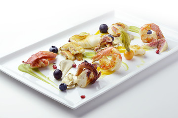 Braised fish salad with autumn fruits