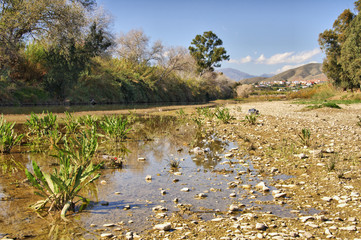 Resultado de imagen de un rio guadalhorce seco