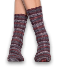 Lange grau, rote Stricksocken