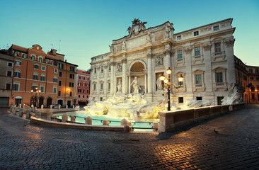 Obraz na płótnie Canvas fountain Trevi in morning time, Rome