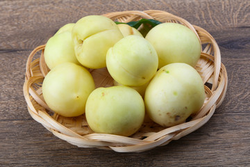 Nectarines in the bowl