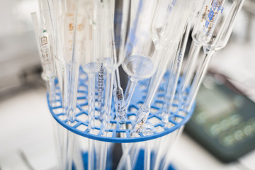 Laboratorium próbki pipeta pomiar