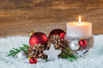 Weihnachtsdekoration Hintergrund Kerzenschein Schnee Weihnachtskugeln