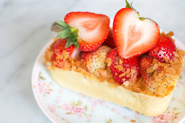 strawberry tart cake