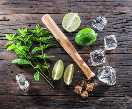Mojito cocktail ingredients.