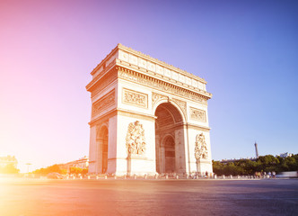 Fototapeta na wymiar Arc de triomphe in Paris during a sunny day, France