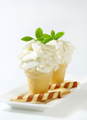Frozen yogurt in wafer cups