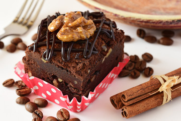 Cake with walnuts