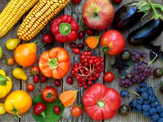 Gordijnen orange, red, purple fruits and vegetables © Oksana_S