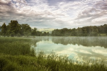 Fototapeta na wymiar Lake at dawn