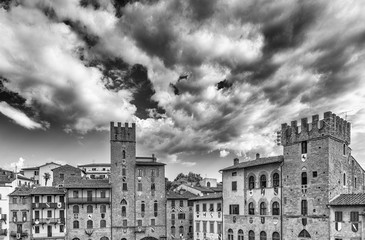 Fototapeta na wymiar Large square in the historic center of Arezzo, Tuscany