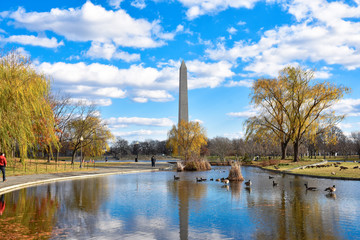 Washington DC, USA. Vista panoramica del Washington Monument dal Constitution Gardens.