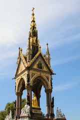 Fototapeta na wymiar The Albert Memorial in Kensington Gardens, London.