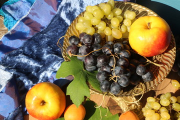 Herbstliche Obstschale