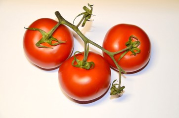 Три помидора