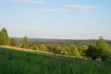 Widok na pola wiosną © klumb