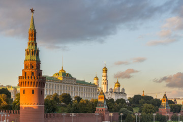 Fototapeta premium Red Moscow Kremlin at dusk, Russia