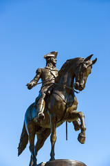 Fototapeta na wymiar George Washington Monument in the Boston Public Garden