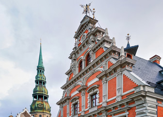 Obraz premium Saint Peter church and House of Blackheads in Riga