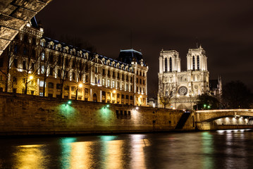 Fototapeta na wymiar Notre Dame Paris at Night