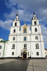 Fototapeta premium Entrance to Cathedral of the Holy Spirit in Minsk