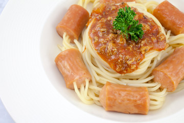 Spaghetti in sausage with bolognese sauce