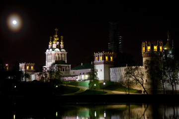 Fototapeta na wymiar Novodevichy convent in Moscow at night