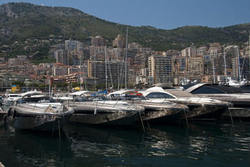 Fototapeta na wymiar Luxury boats in Monte Carlo