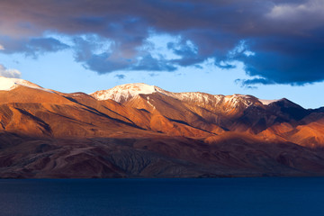 Fototapeta na wymiar Tso Moriri lake in Ladakh, Jammu and Kashmir, North India.