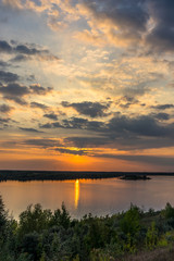 Obraz premium Beautiful sunset above the Markkleeberger Lake, Leipzig, Germany