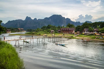 Zelfklevend Fotobehang Nam Song river at Vang Vieng, Laos © Em7