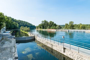 Zelfklevend Fotobehang Kanaal Canal Villoresi at the dam of Panperduto, in Ticino Park, Somma Lombardo, Italy