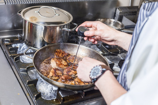 Chef Restaurant Keeps Food For Hotel Guests