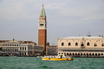 Fototapeta na wymiar Venedig mit Blick auf den Turm