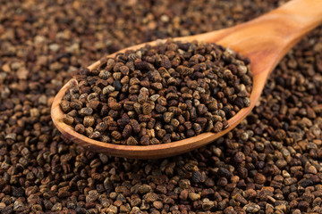 Decorticated cardamom seeds