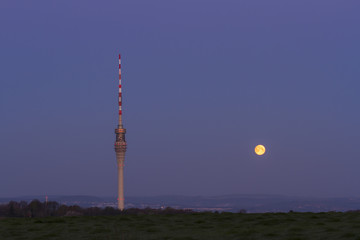 Dresden Monduntergang am Morgen © Objective Eye 