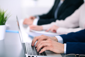 Obraz premium Group of business people working together in office