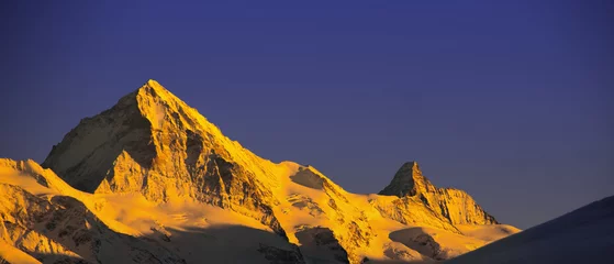 Selbstklebende Fototapete Matterhorn Matterhorn und Dent Blanche in der Abendsonne