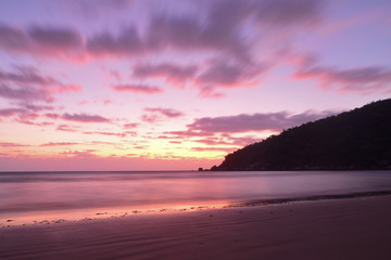 Fototapeta na wymiar Sunrise over Finch Bay Beach