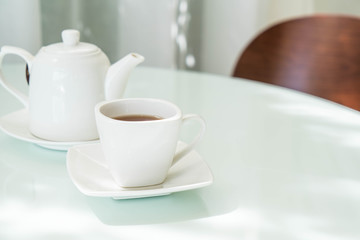 Obraz na płótnie Canvas tea cup on the table