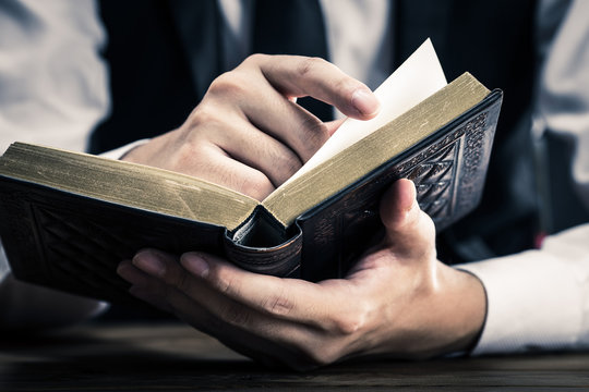 読書とビジネスマン