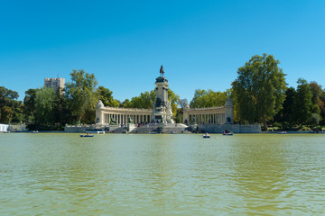 Fototapeta na wymiar Pond of the Park of the Pleasant Retreat, Madrid, Spain