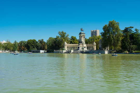 Pond of the Park of the Pleasant Retreat, Madrid, Spain