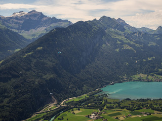 Fototapeta na wymiar Vistas aéreas desde el mirador Harder Kulm en Interlaken, Suiza OLYMPUS DIGITAL CAMERA
