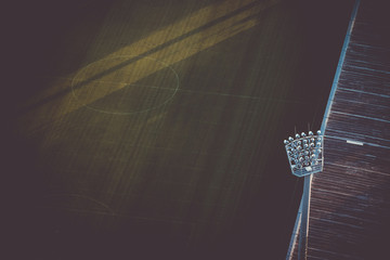 Fototapeta premium Boisko do piłki nożnej stadion piłkarski z reflektorami