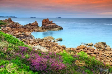 Gartenposter Küste Atlantikküste in der Bretagne, Ploumanach, Frankreich, Europa