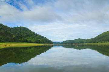 Fototapeta na wymiar Peaceful lake