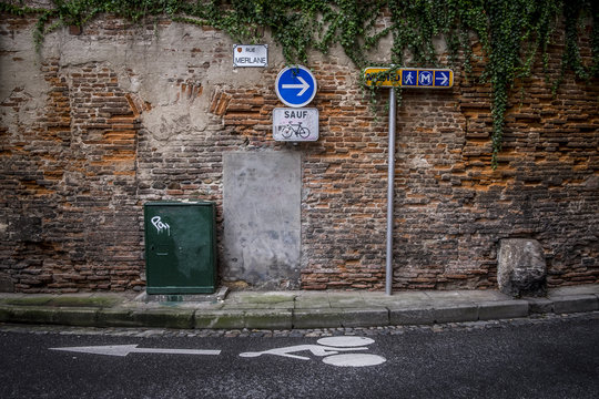 Traffic sign in a street in Toulouse