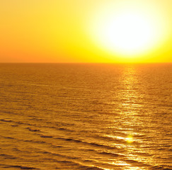 Fototapeta premium Fantastic sunrise on the ocean